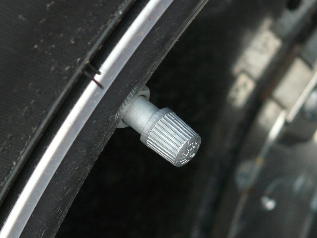 Tyre inflators: what PSI, bare tool and auto shut-off really mean